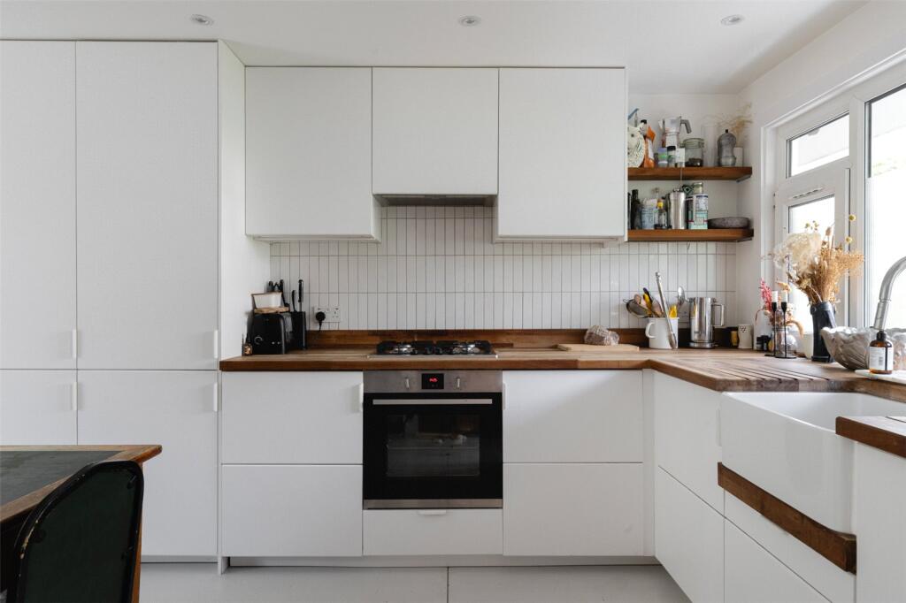 Longman House E2