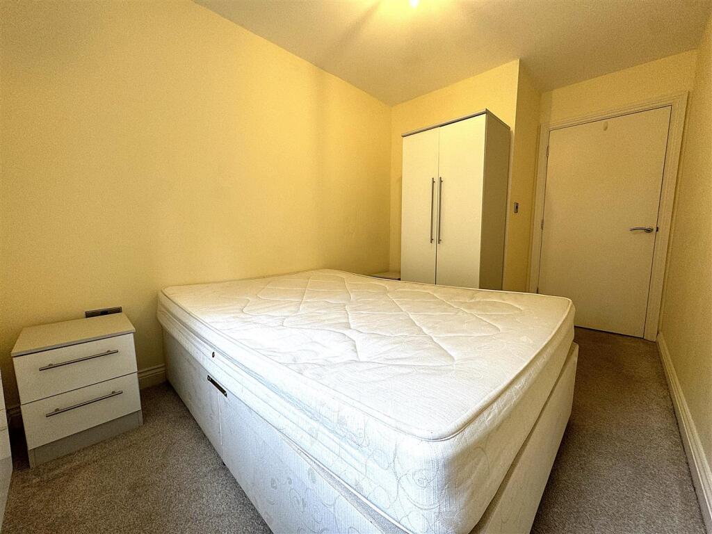 Bedroom 1 .jpg