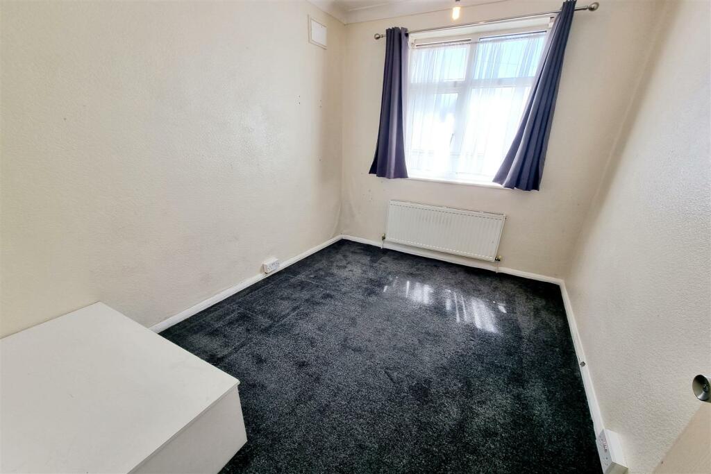 BEDROOM 3: