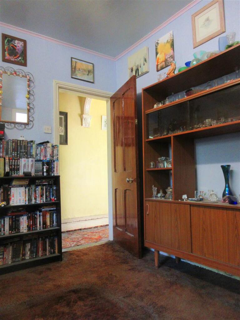 7 Hartshorne Rd Living Room 7.jpg