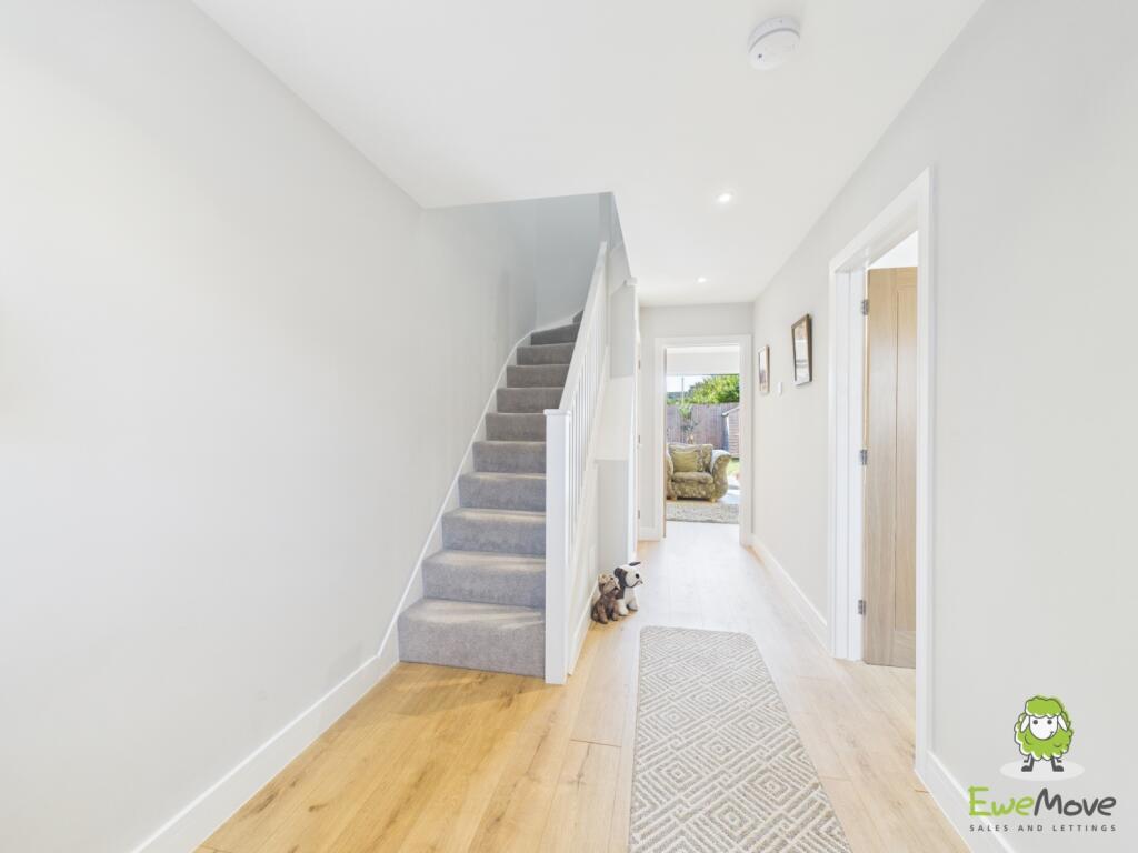 EweMove Basingstoke Estate Agents - Wells Court - 