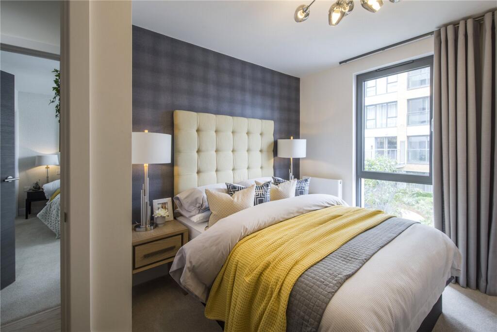 Show Apartment
