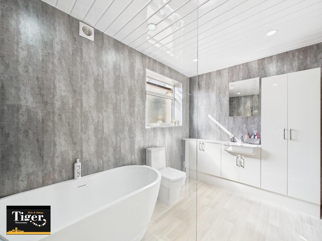 CAM02176G0-PR0541...