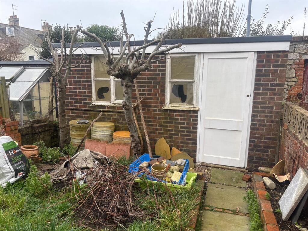 Shed. 1.jpg