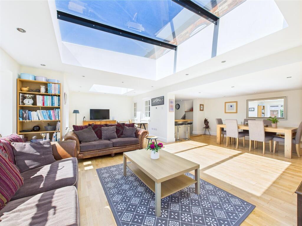 Open Plan Living/Dining Room