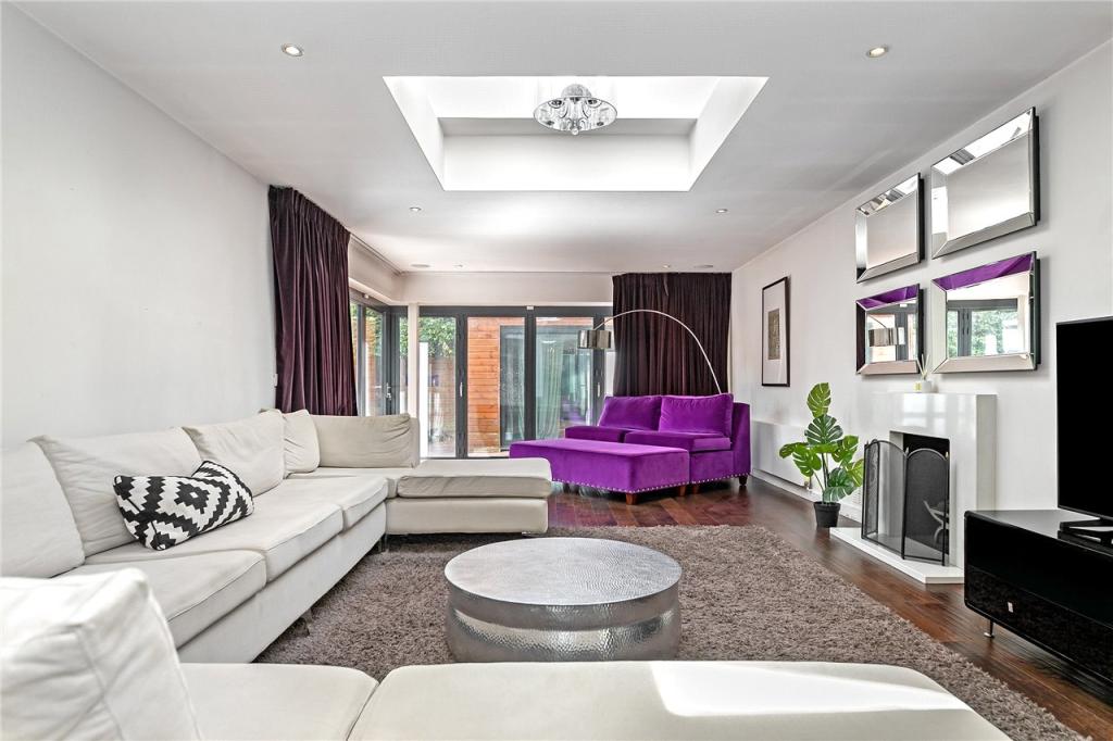 Lounge Area