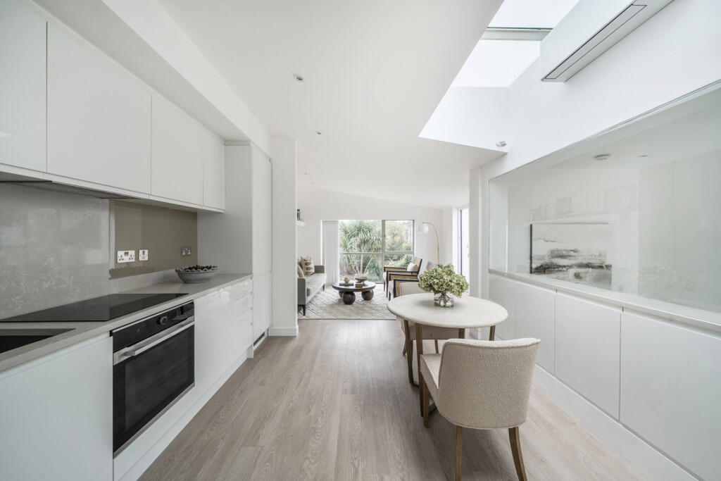 1359008-6-68dd06d...