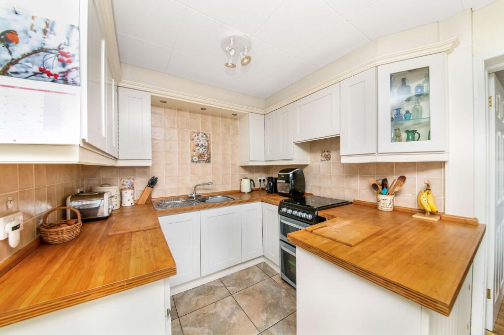 OPEN-PLAN DINING KITCHEN