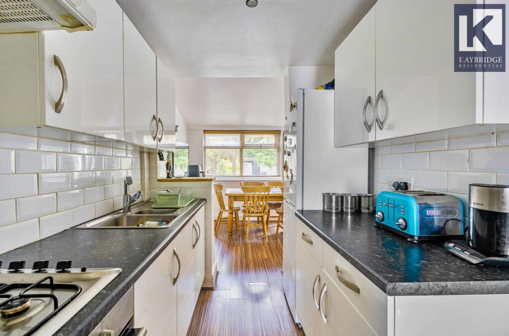 Stoneleigh Avenue, KT4