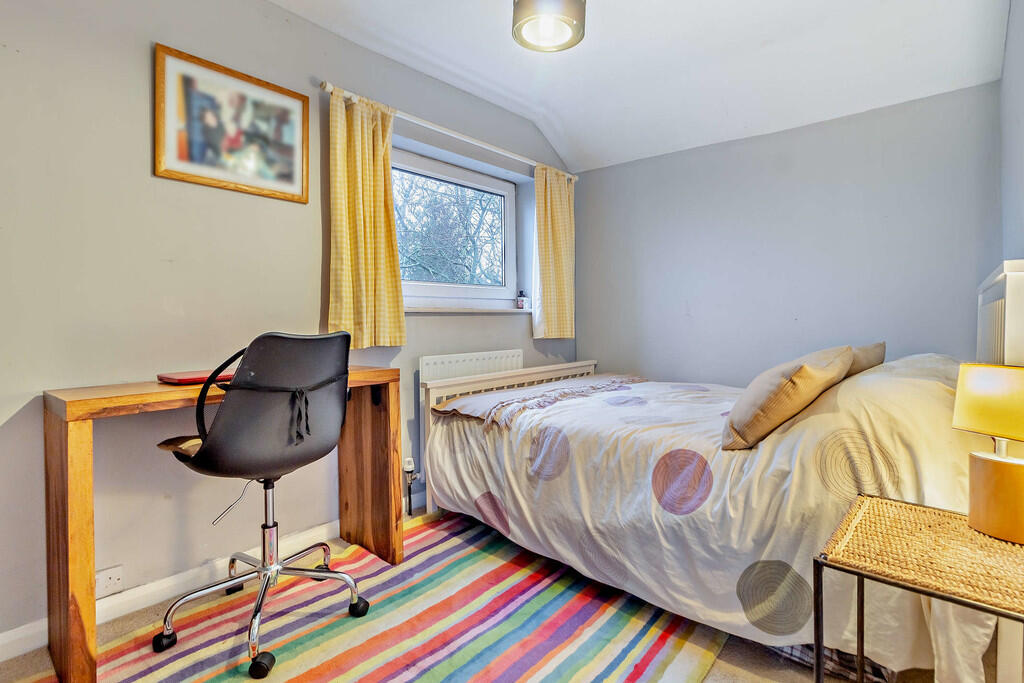 8580310-interior2...