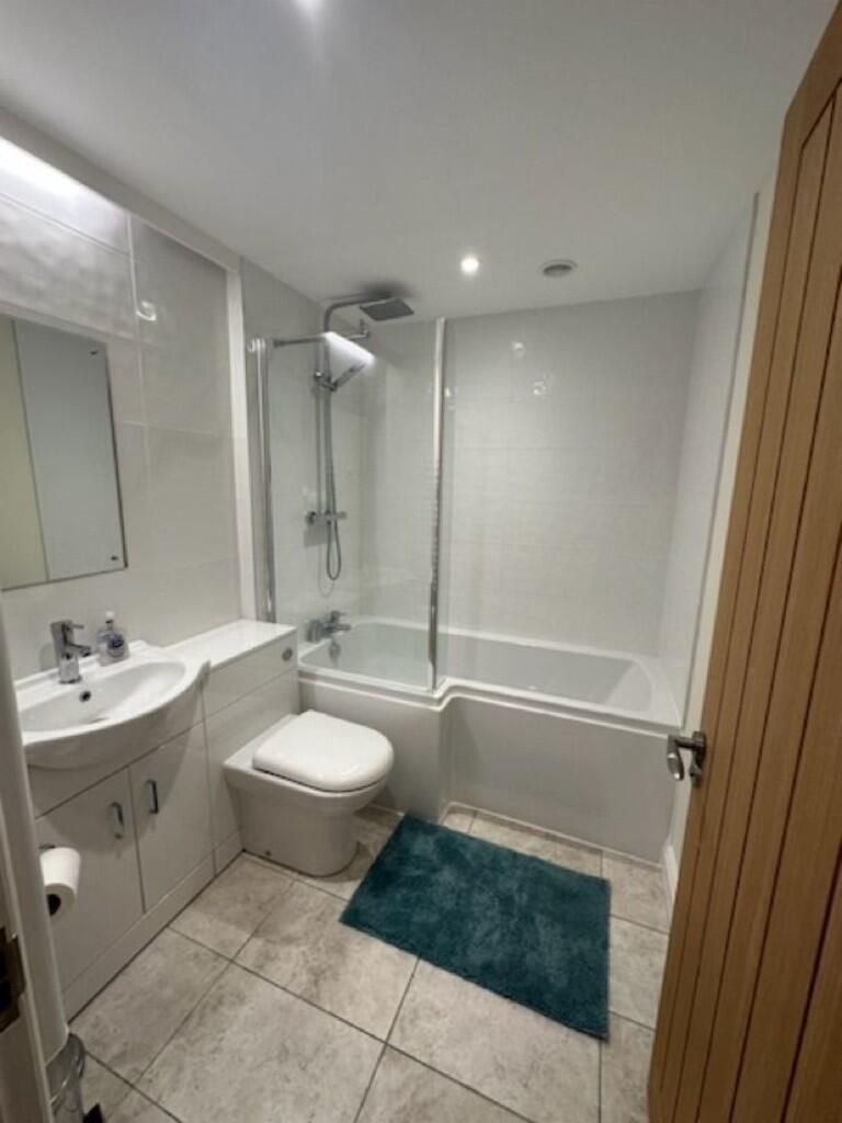 dade3351-a055-4e9...