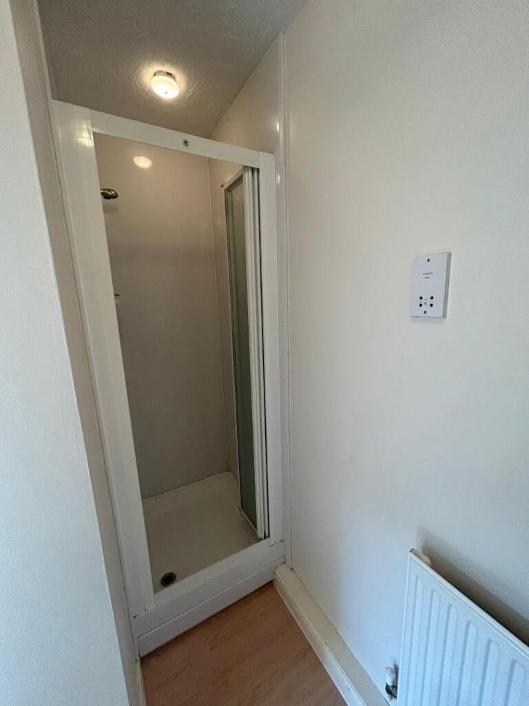 ensuite.jpg