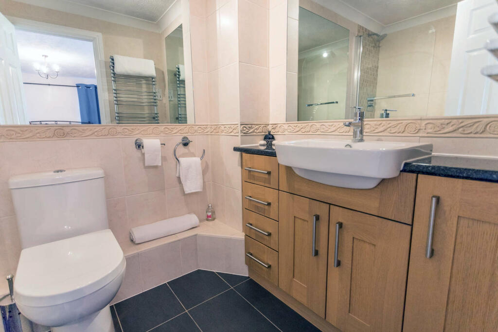 En-suite Bathroom