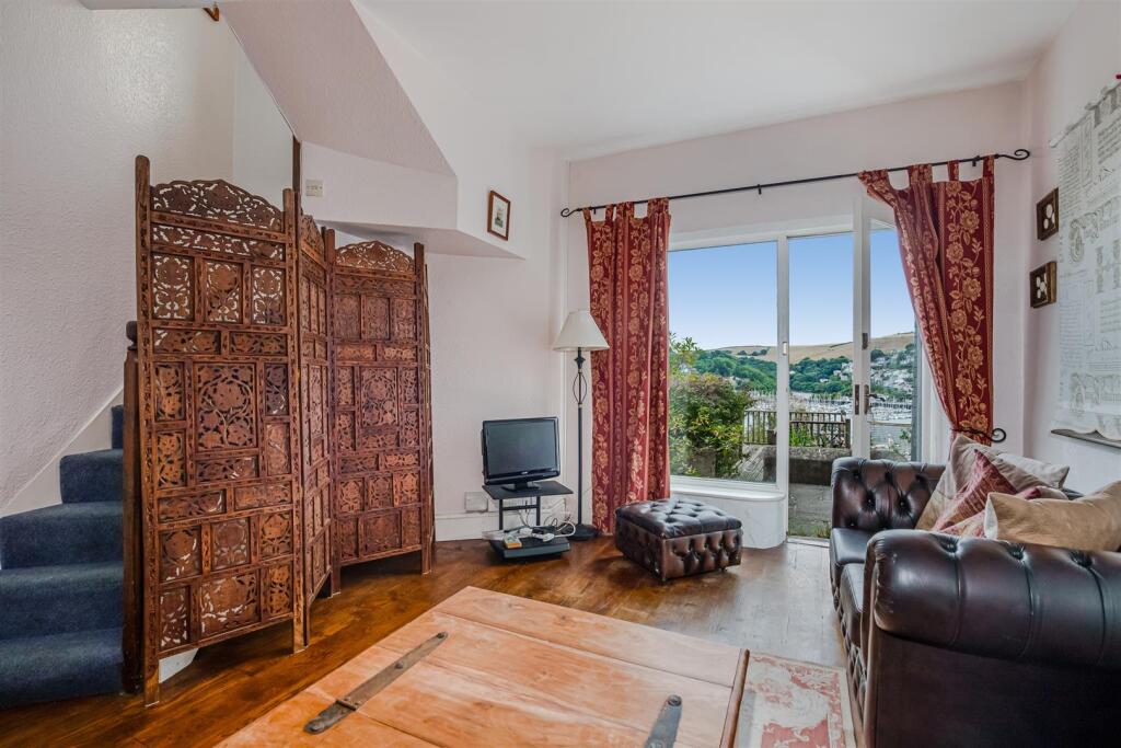 A18 - 37 Above Town Dartmouth - 220712.jpg