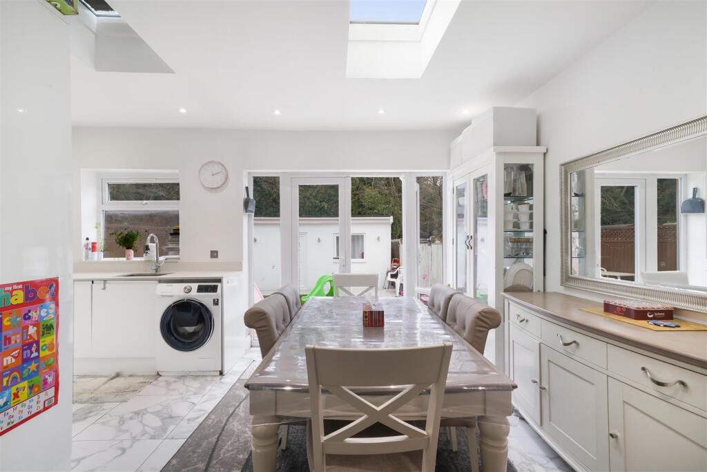 510 Whitton Avenue West - WxGZ4MrioPyaVU12GdN4.jpg