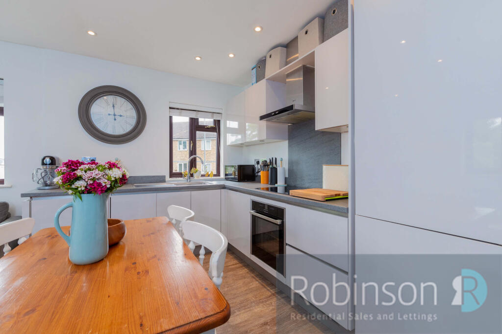 Flat 3 71 Courthouse Rd-9