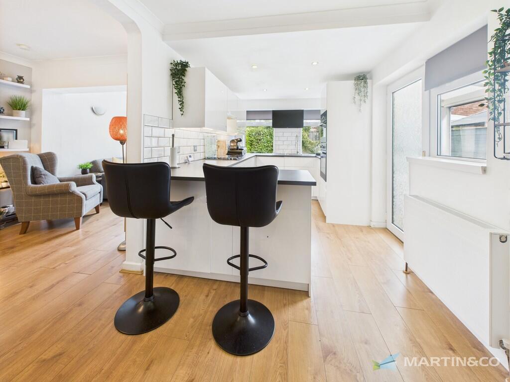 CAM02318G0-PR0484...