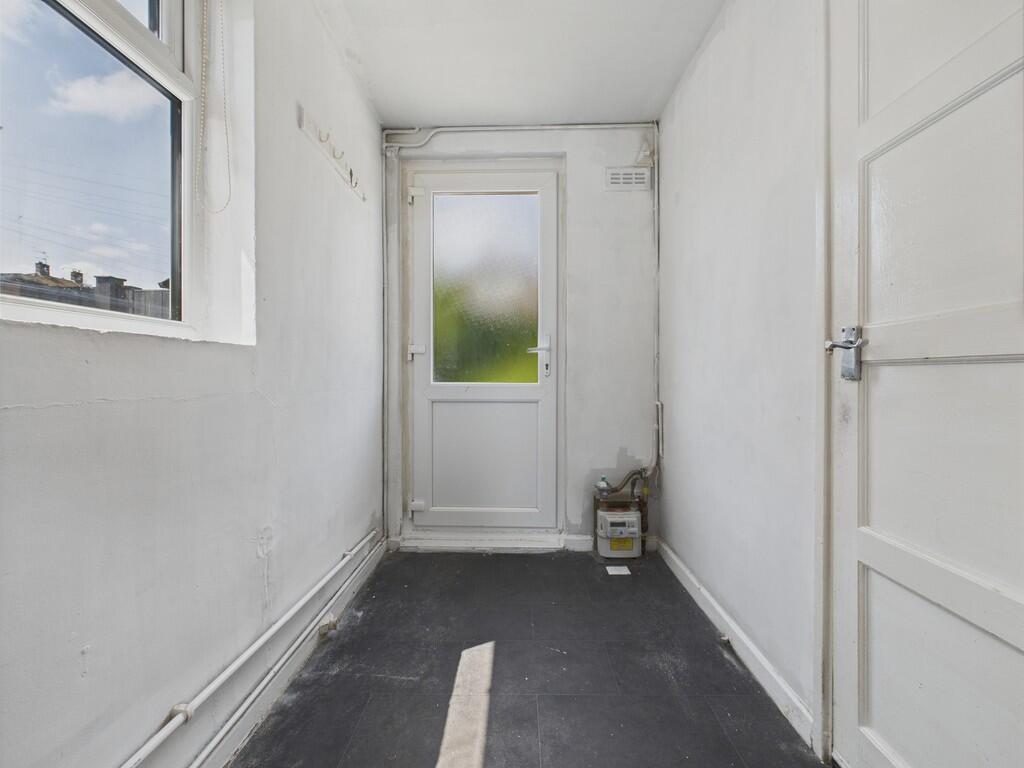 CAM04273G0-PR0141...