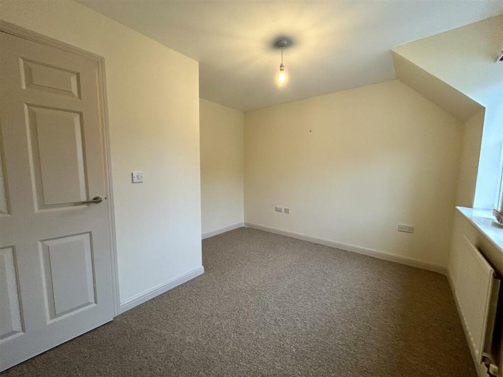 Bedroom 1.jpeg