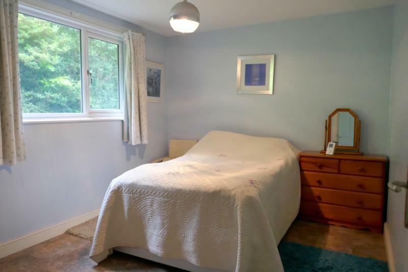 'Tan-y-Dderwen' Bedroom 1.JPG