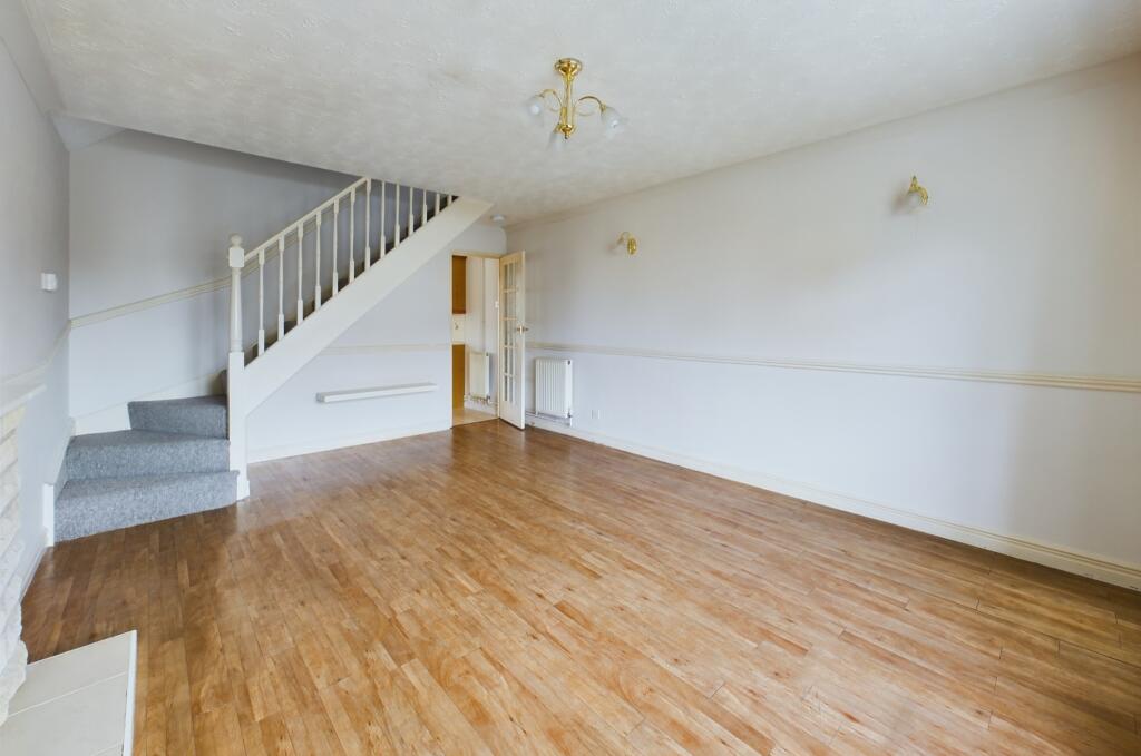 CAM02545G0-PR0317-STILL008