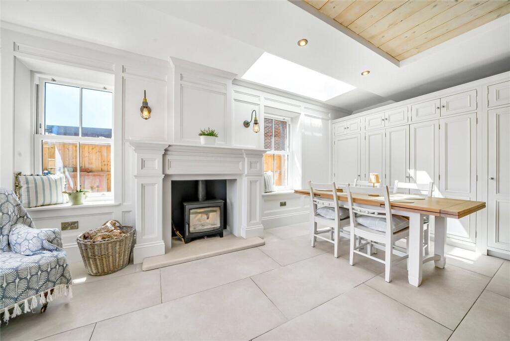 Kitchen Dining Space