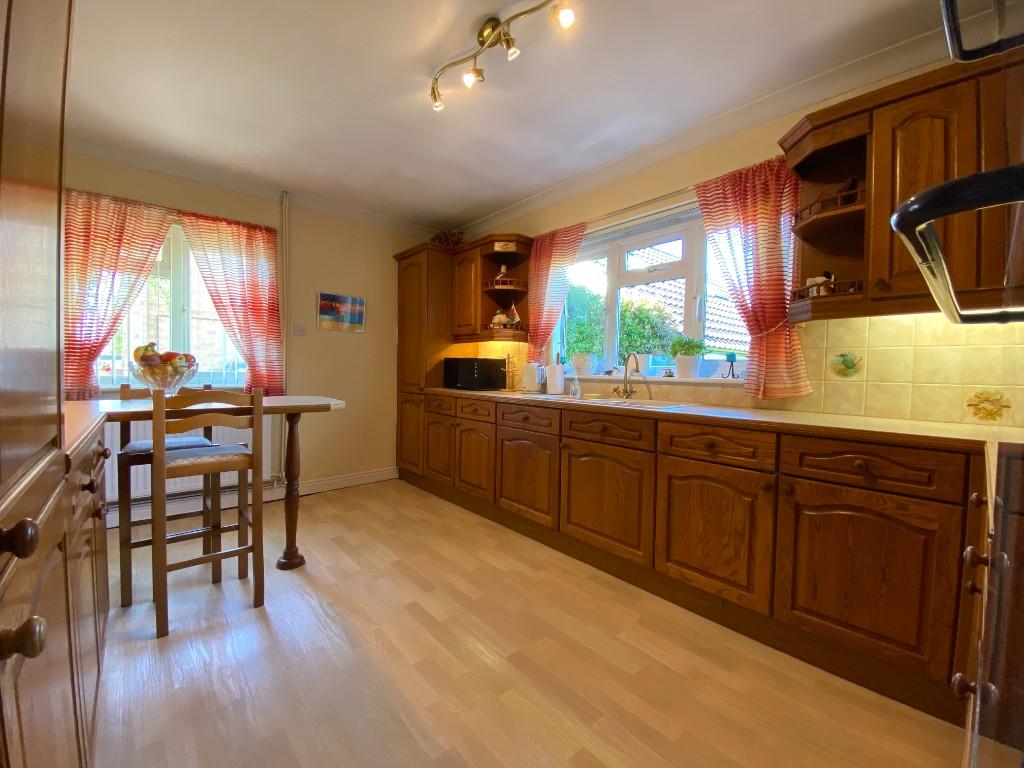 Kitchen B'fast Room