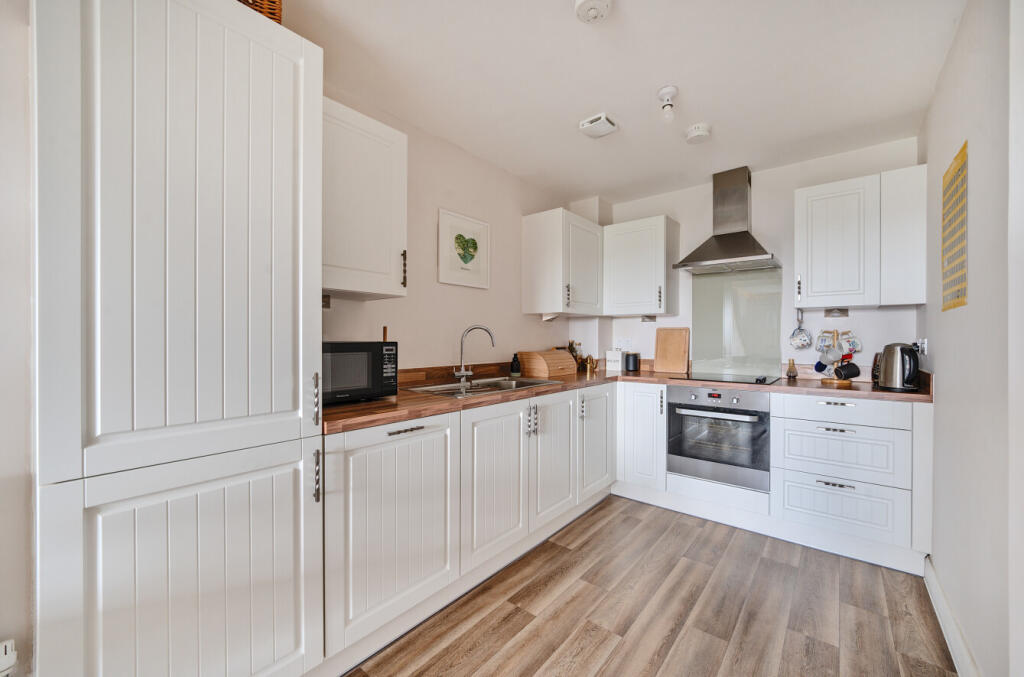 1289668-15-682eff...