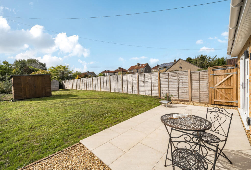 1348363-5-68bb010...