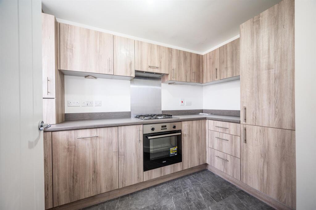 Kitchen (2).jpg