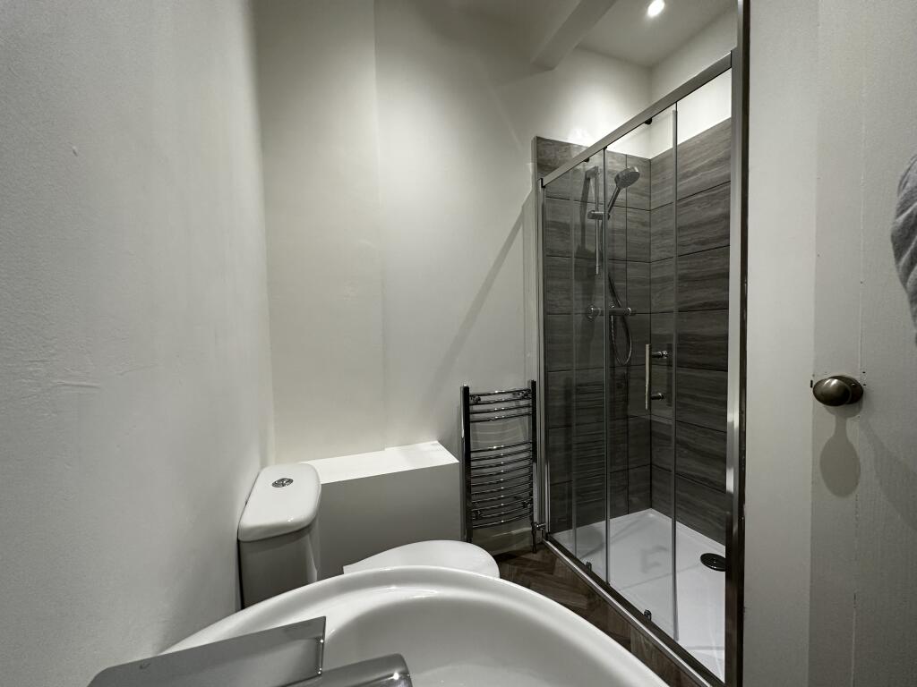Main bathroom