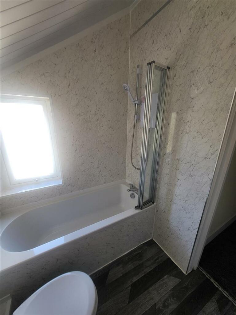 223 Glasgow Street Bathroom1.jpg