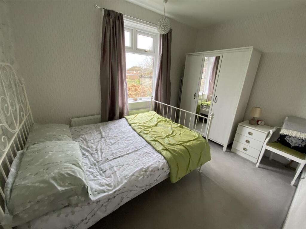Bedroom no.2 rear double: