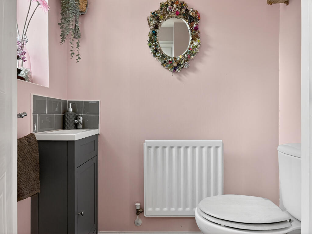 Downstairs Cloakroom/WC