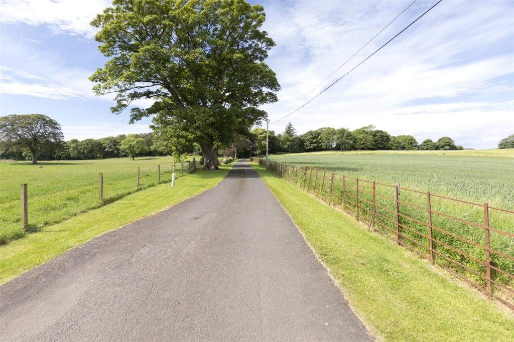 Carlung Estate Drive
