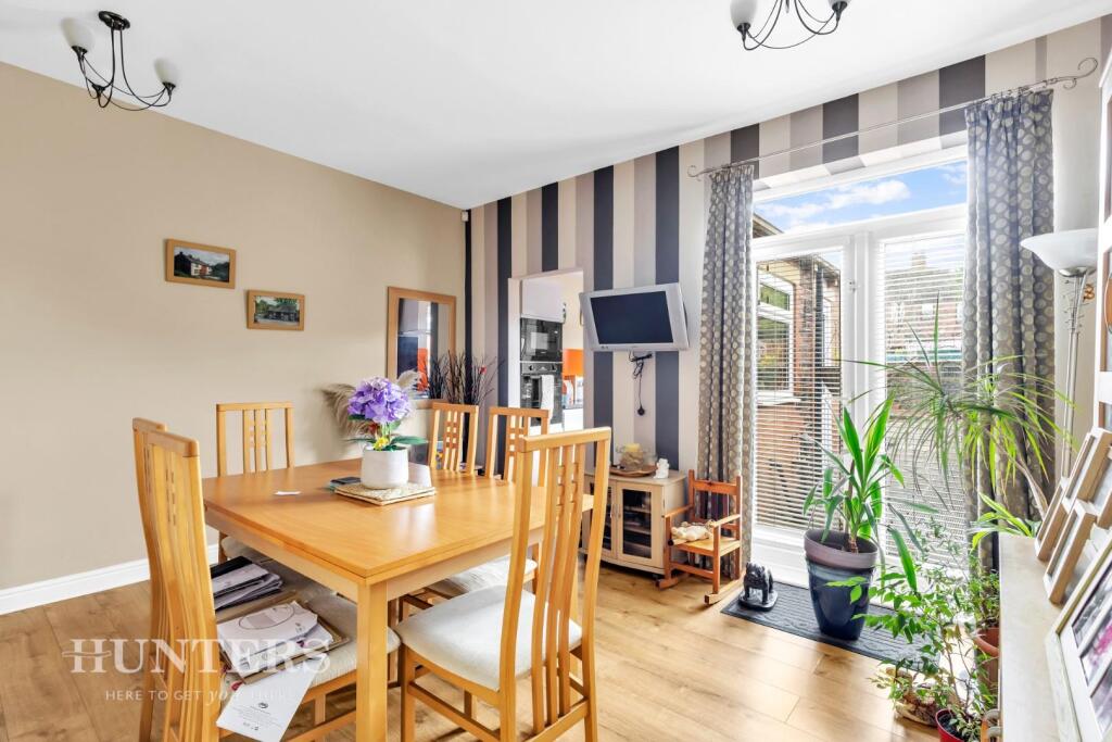 22 Merton Avenue (5).jpg