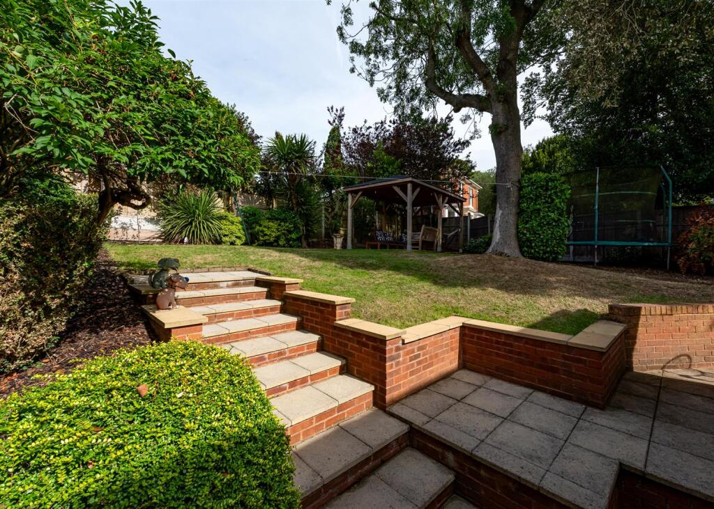 10 Belvide Gardens-external-4.jpg