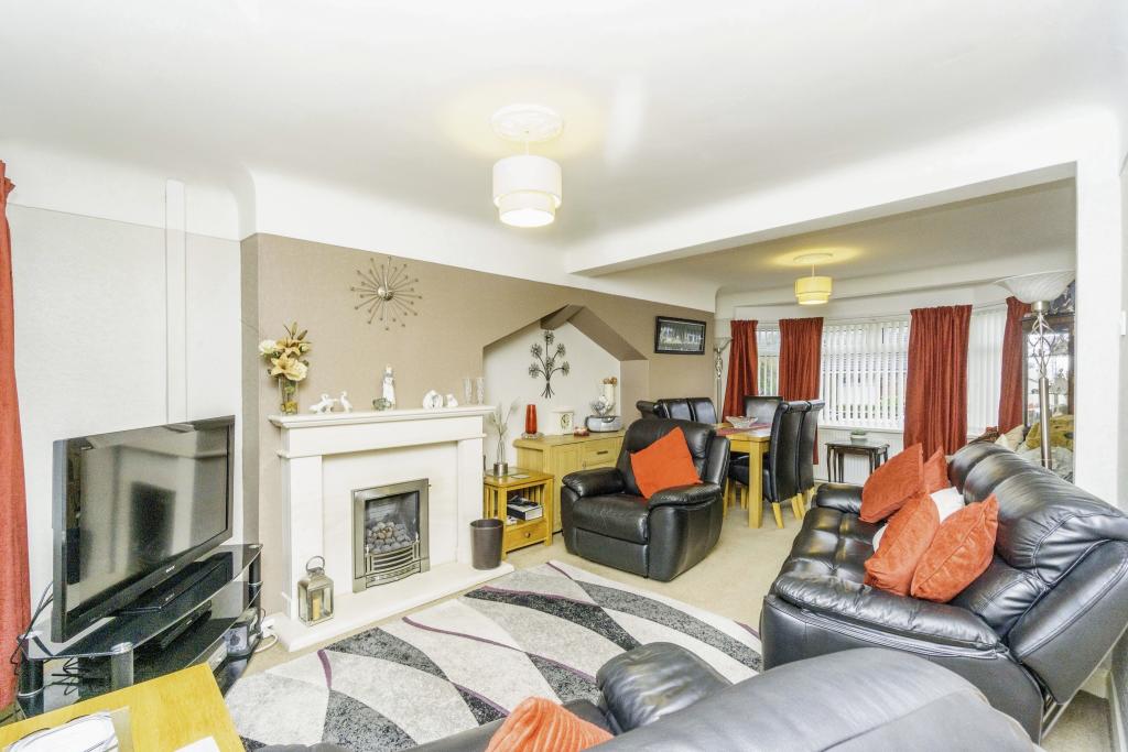 Lounge/Dining Room