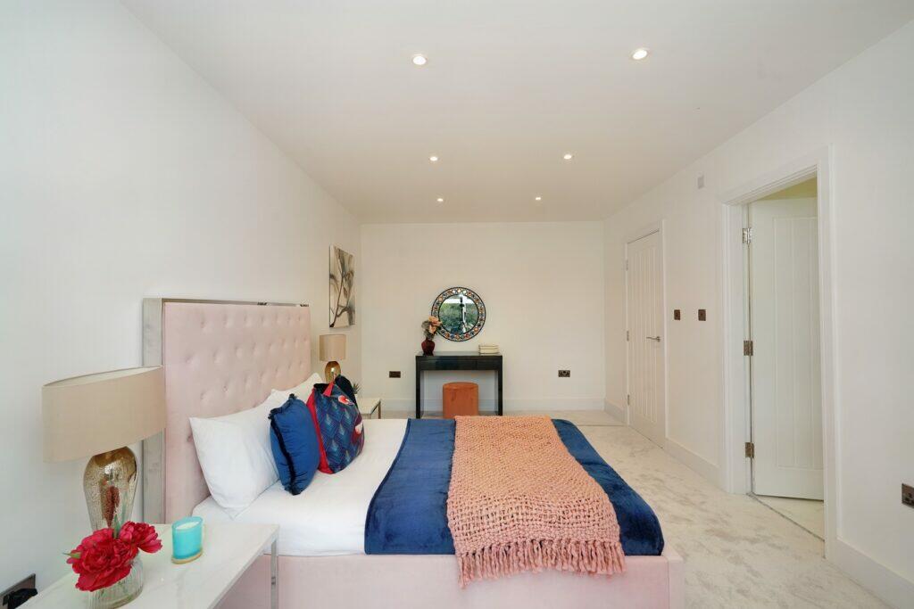 Penny Lane - Bedroom 1