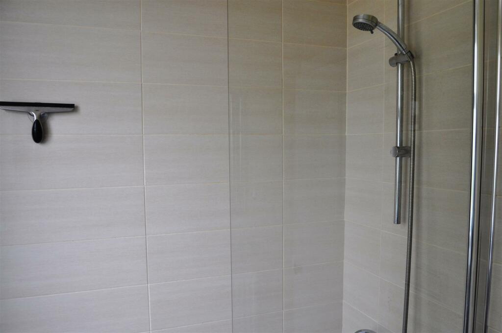 Bathroom.JPG