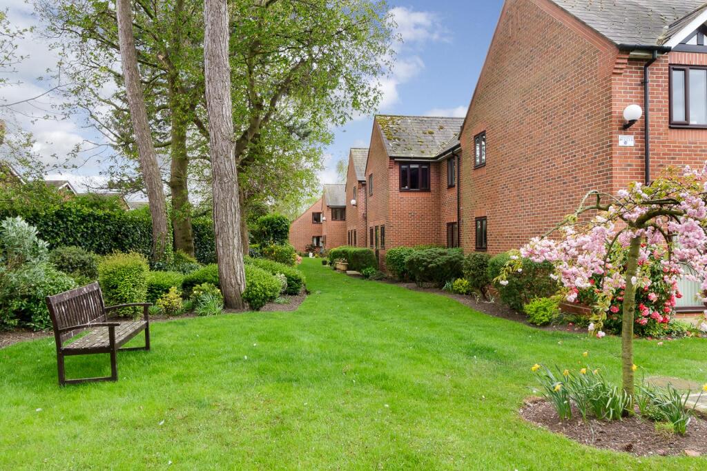 33_cromwell_court_3.jpg