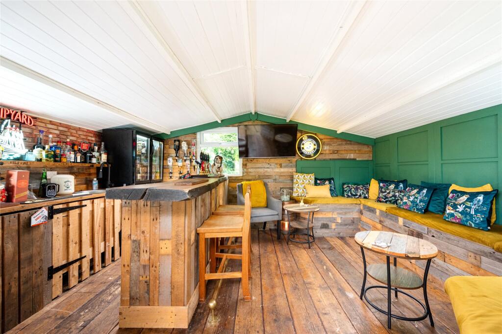 Home Pub