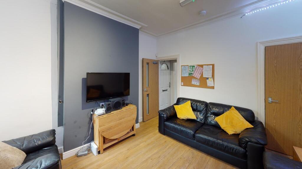4-Moor-End-Road-Living-Room.jpg