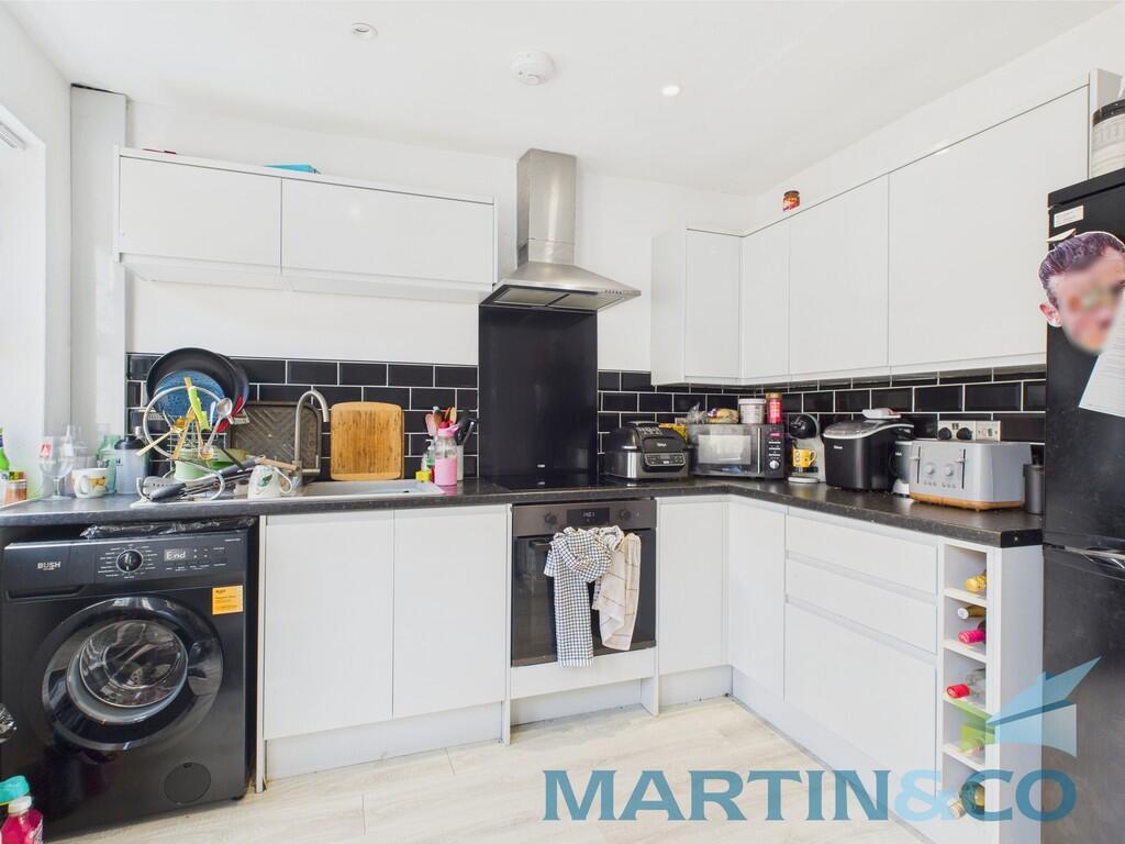 CAM01870G0-PR0166...