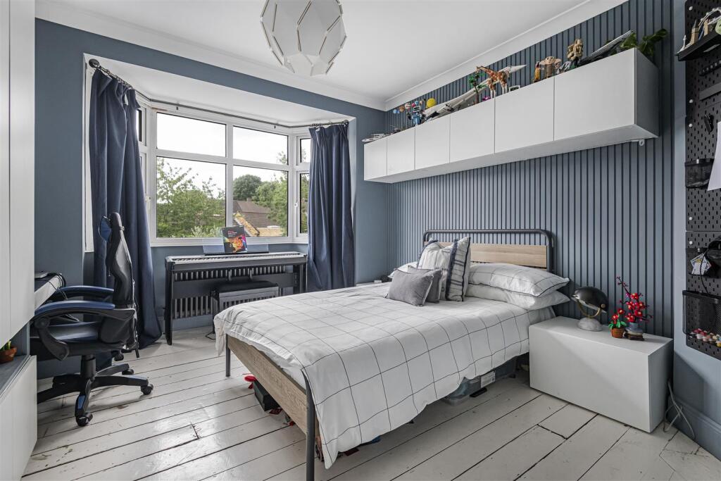 BEDROOM 2