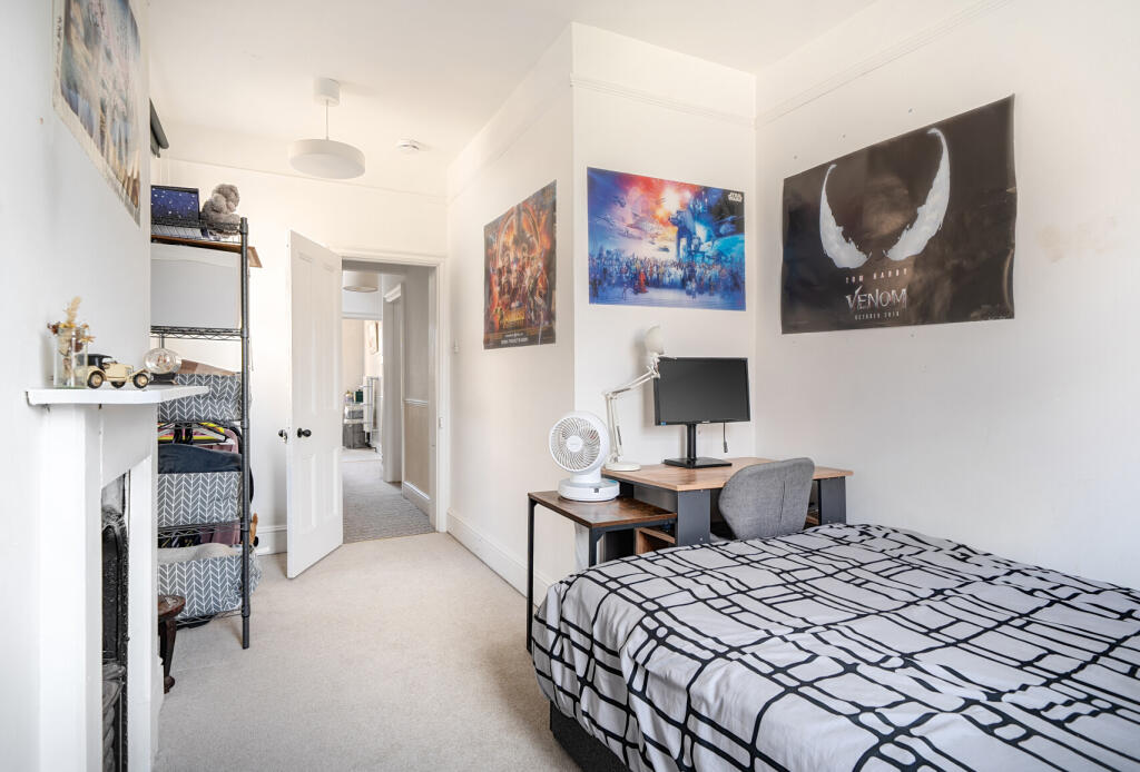 1346868-14-68bed9...