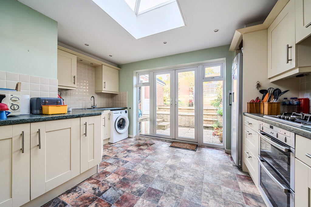 1374075-9-69034c3...