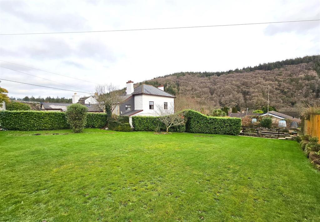 Rear Elev and Garden.jpg