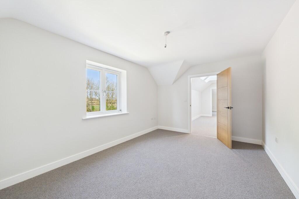 CAM01689G0-PR0456...