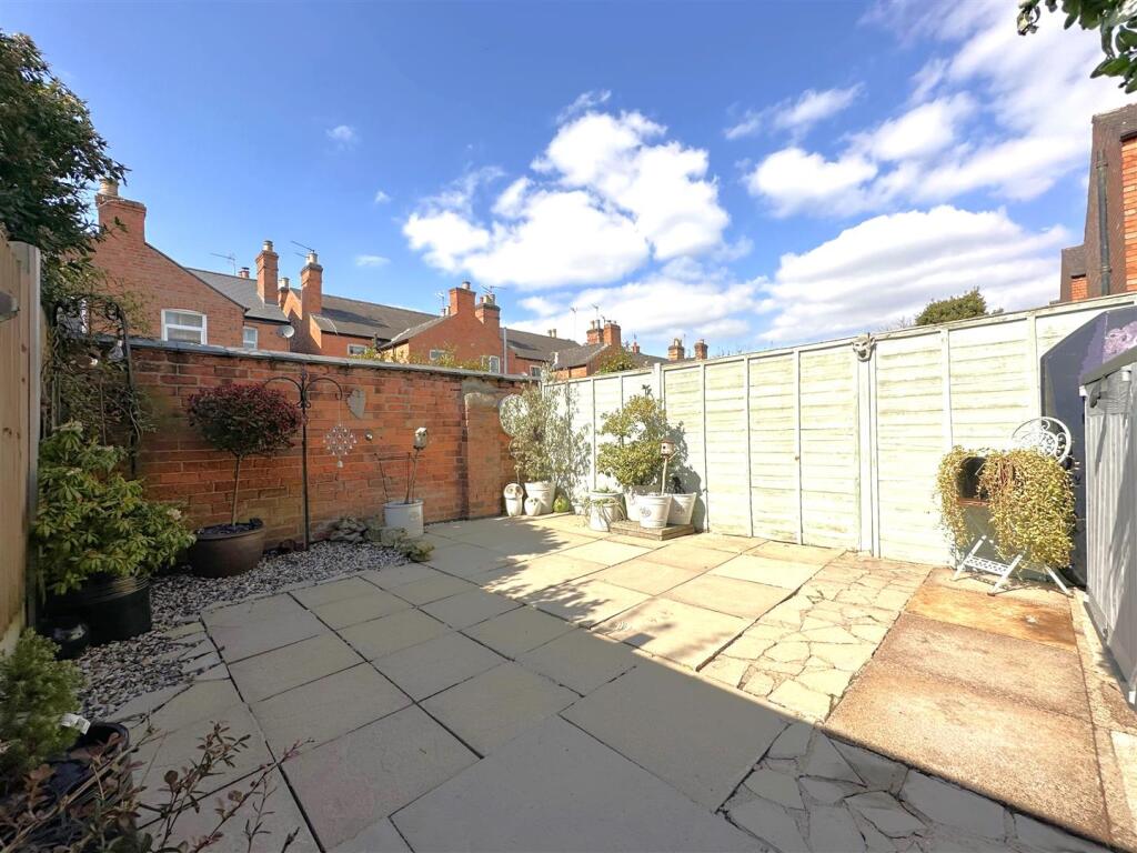 Private Low-Maintenance Garden 513